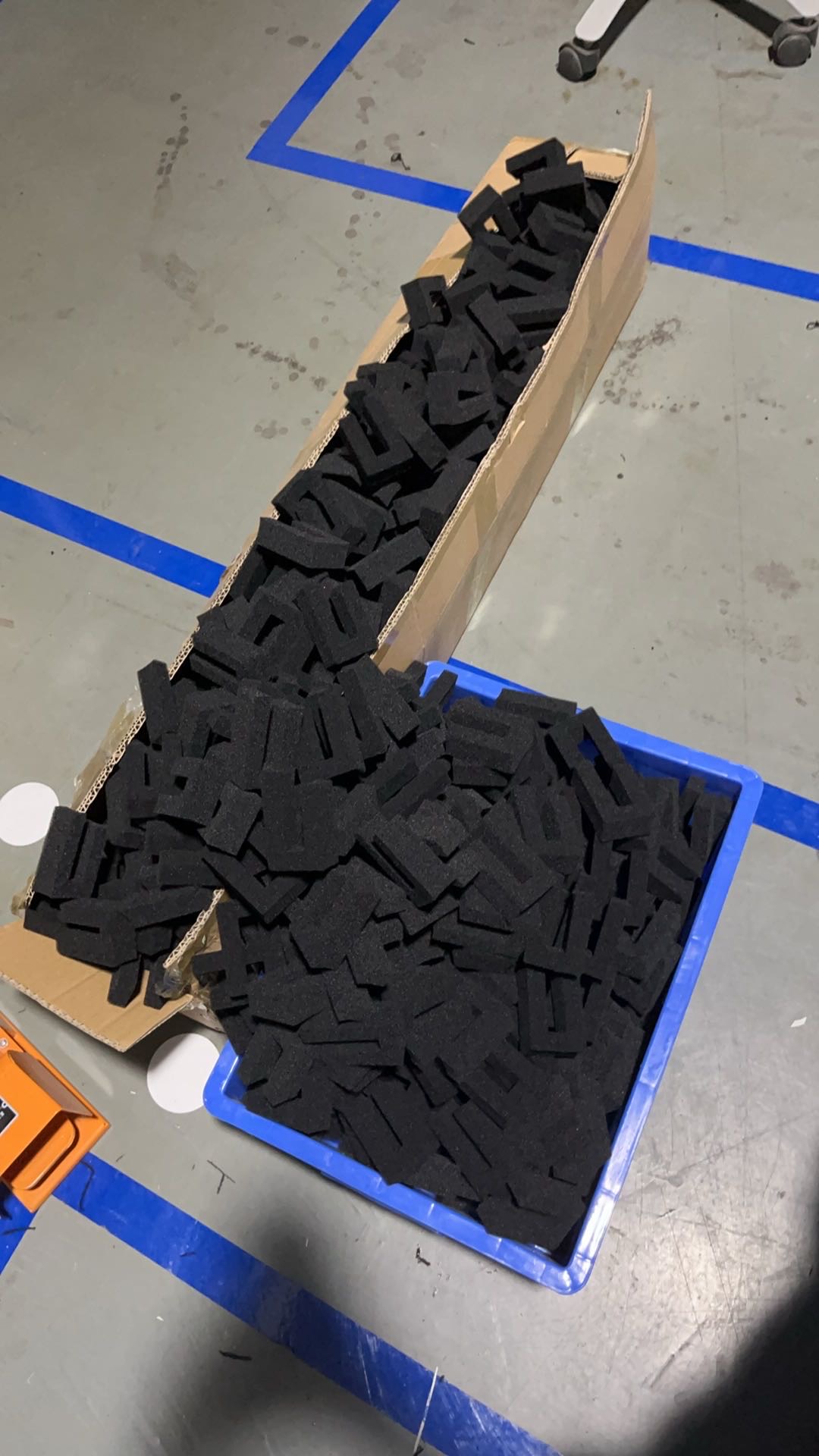 尋找模切加工廠長期合作，模切EVA.各種厚度，海綿，羊毛氈等材料